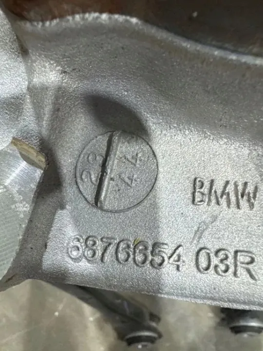 Porte-fusée arrière droit OEM 6876654 pour BMW X5/X6/X7 image 3