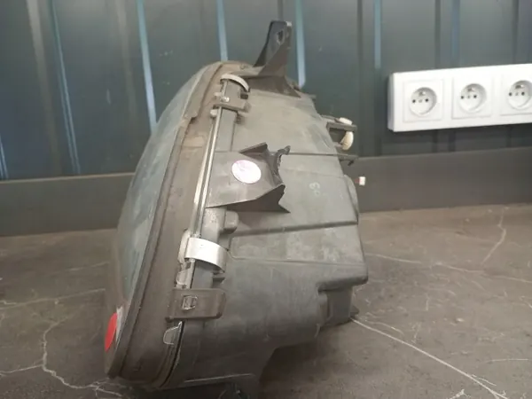 Rechter Scheinwerfer Mercedes Vito W639 2.2CDI OEM 246704-00 image 5