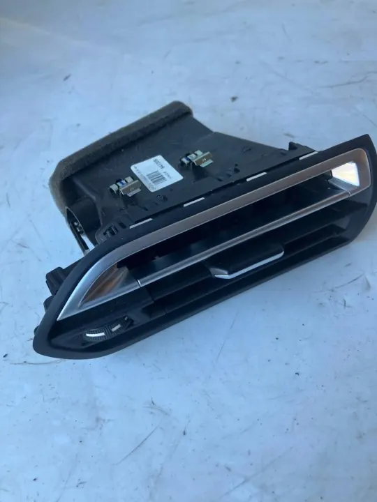 Oikea tuuletusritilä OEM #29 Citroen C4 Picasso II:lle image 4