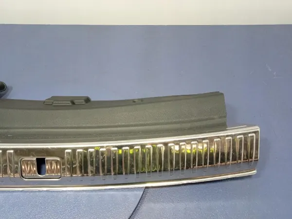 Protège-siege coffre Audi SQ8 Q8 OEM 4M8864483A image 3