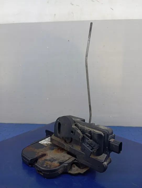 MERCEDES VITO W639 Tailgate Lock A6397400035 image 3