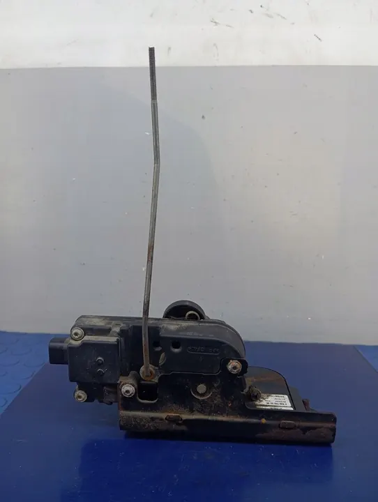 MERCEDES VITO W639 Tailgate Lock A6397400035 image 4