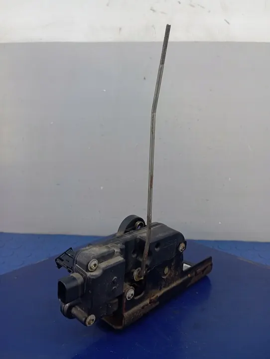 MERCEDES VITO W639 Tailgate Lock A6397400035 image 5