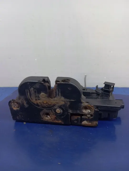 MERCEDES VITO W639 Tailgate Lock A6397400035 image 7