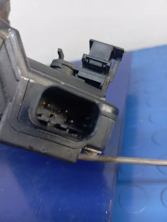 MERCEDES VITO W639 Tailgate Lock A6397400035 image 8