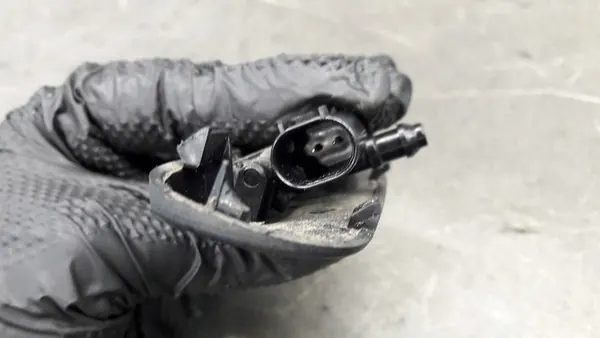 Left Washer Nozzle Audi A8 S8 D4 4H image 4