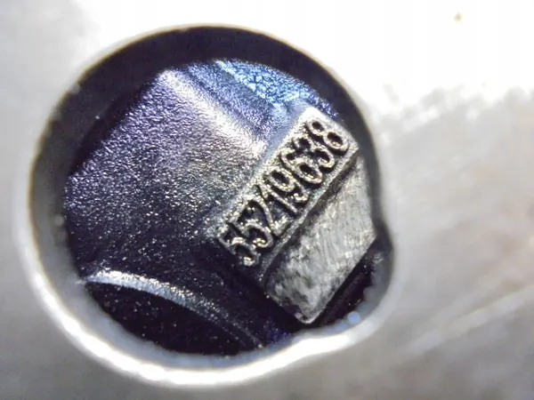 OEM 55219638 Tampa de árvore de cames Opel OE usado image 10