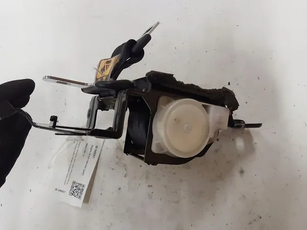 Rear Center Seat Belt MAZDA 6 ESTATE 2.0L diesel image 4