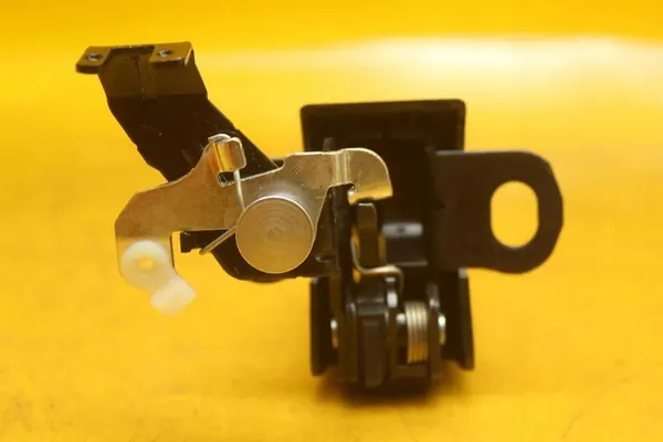 Vänster Bakdörrslås VW Transporter T5 image 6