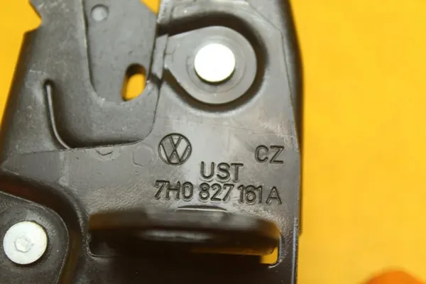 Vänster Bakdörrslås VW Transporter T5 image 8