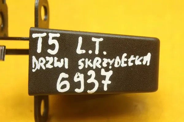 Vänster Bakdörrslås VW Transporter T5 image 9