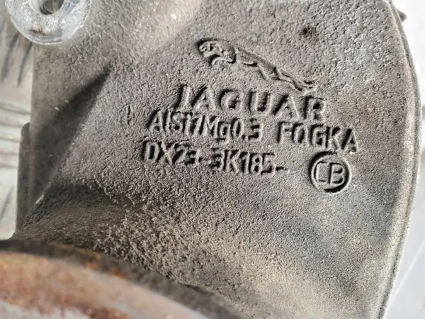Jaguar XF 2015 Framhjulsnav höger OEM DX233N128AB image 7