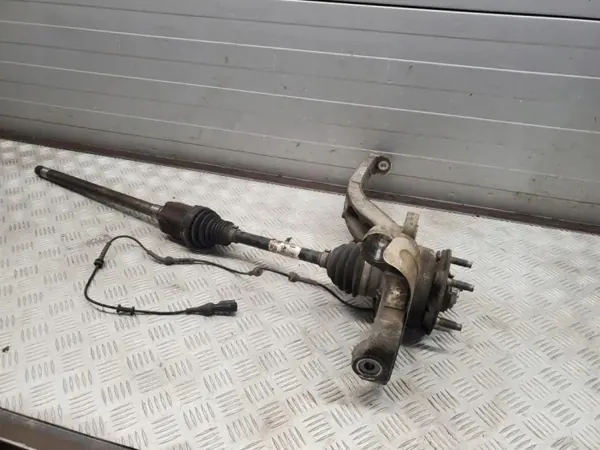 Jaguar XF 2015 Framhjulsnav höger OEM DX233N128AB image 9
