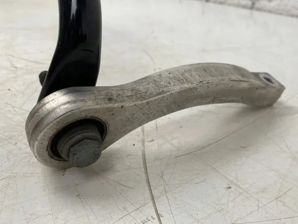 Audi Q7 Taka stabilointitanko OEM 4M0511305L image 9