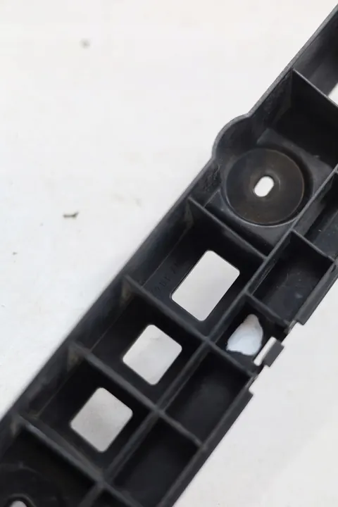 Scivolo di montaggio paraurti posteriore destro VW Passat B7 10-14 3AE807394A image 2