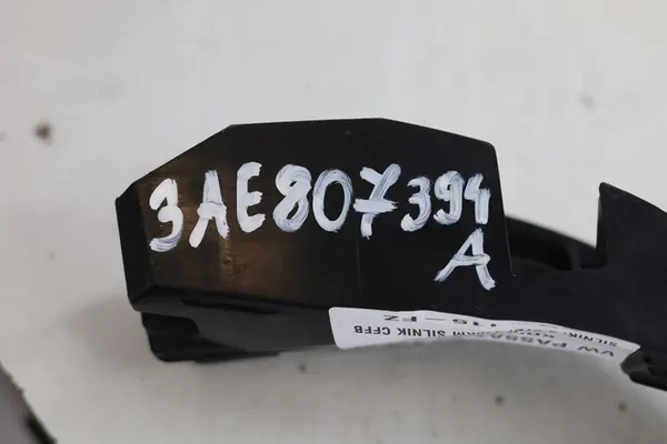 Scivolo di montaggio paraurti posteriore destro VW Passat B7 10-14 3AE807394A image 3