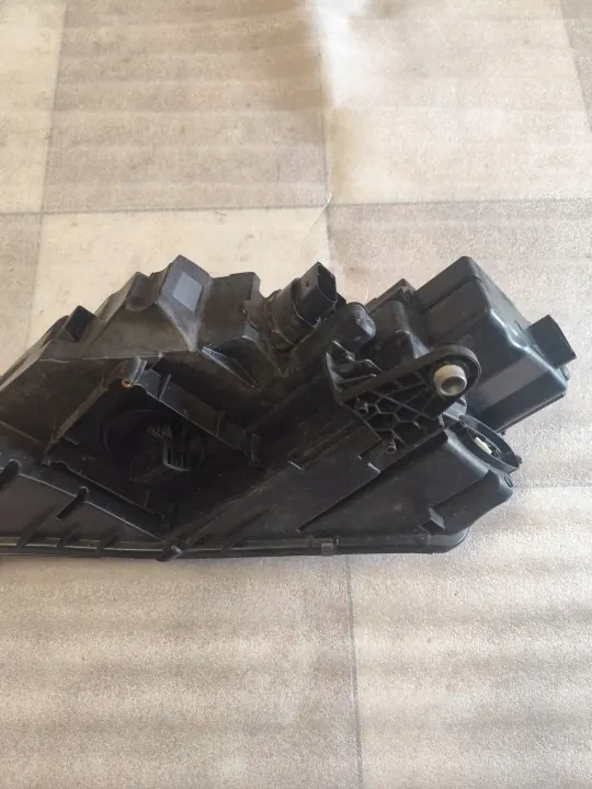 Phare droit OEM 5E1941016D pour Skoda Octavia III image 10
