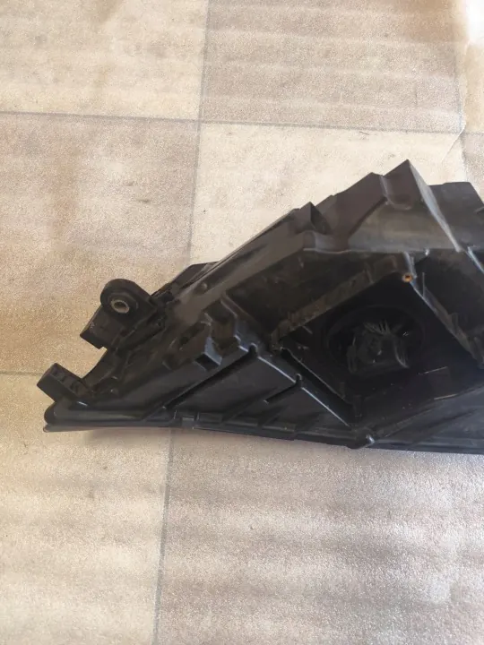 Phare droit OEM 5E1941016D pour Skoda Octavia III image 9