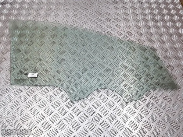 Ford Fiesta oven lasi OEM E143R011582 - Käytetty image 3