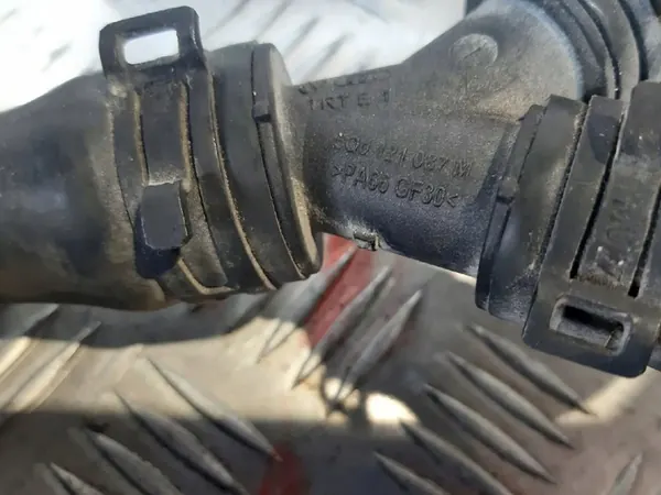 AUDI VW 2.0TFSI Vesiputki 5Q0121087M image 3