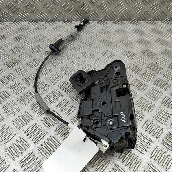 Bakre Höger Dörrlås VW Passat Variant B8 5NA839016D image 5