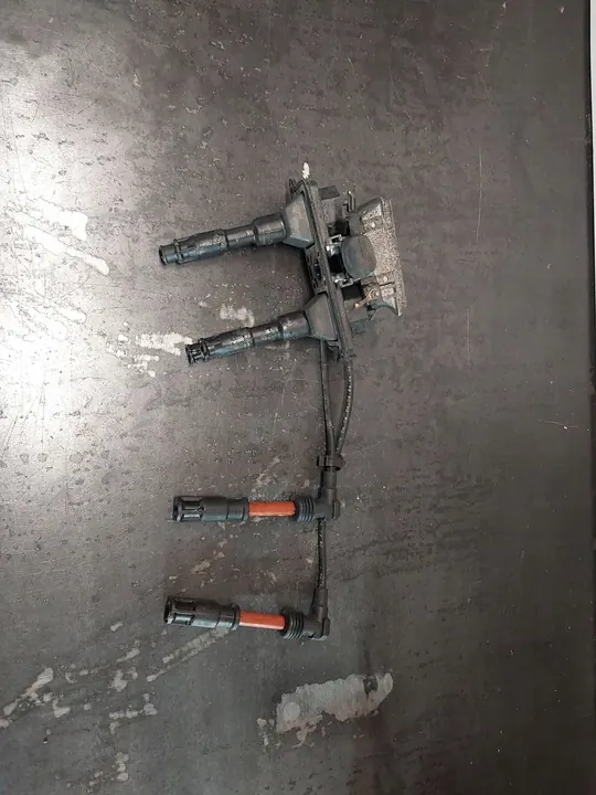 Audi A4 B5 1.8 20V Bobina de Ignição 058905105A image 3