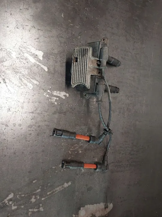 Audi A4 B5 1.8 20V Bobina de Ignição 058905105A image 4