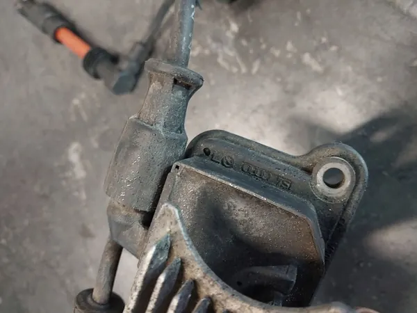 Audi A4 B5 1.8 20V Bobina de Ignição 058905105A image 9