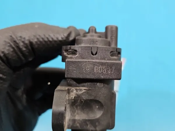 Soupape à vide OEM 8509323 pour BMW X6 E71 3.0D image 5