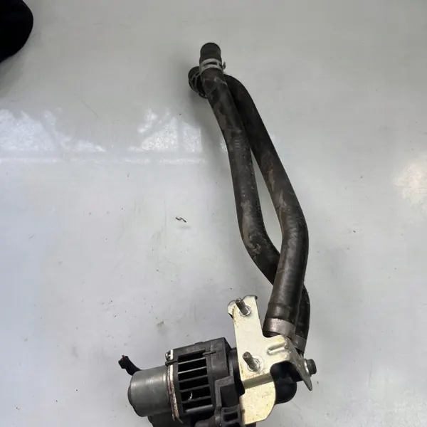 Mercedes-Benz Ventil OEM 7372 för E W210 2001 image 2