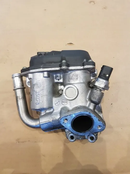 Válvula EGR Mercedes 3.0 CDI V6 A6421402560 image 2