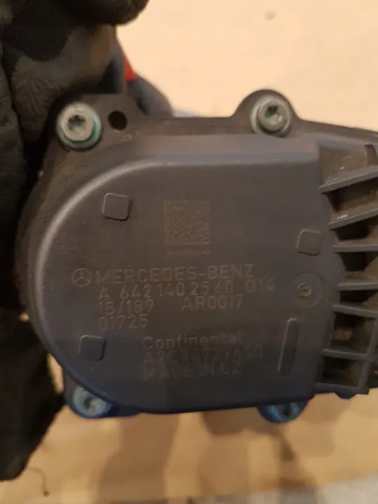 Válvula EGR Mercedes 3.0 CDI V6 A6421402560 image 3