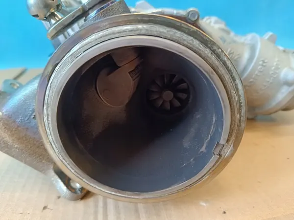 AUDI A4 B9 AVANT 2.0 TFSI 150KW TURBO 2023 R 06Q145710A image 5