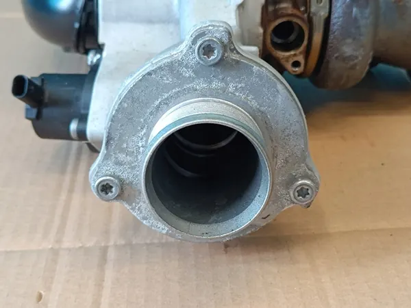 AUDI A4 B9 AVANT 2.0 TFSI 150KW TURBO 2023 R 06Q145710A image 6