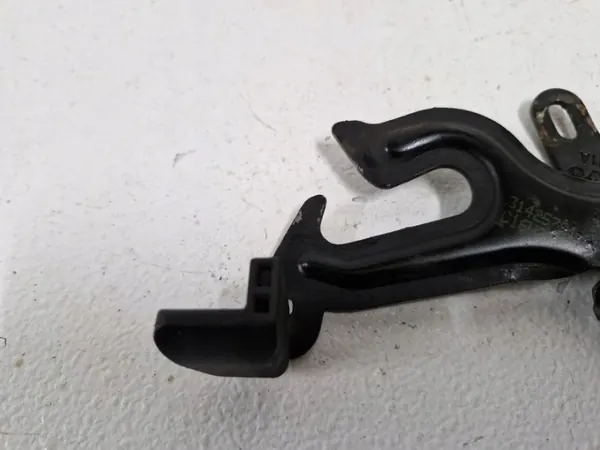 Fecho do Capô Volvo S60 II OEM 31425791 - Usado image 3