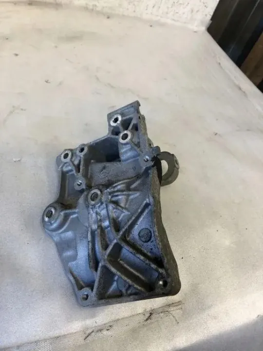 AC Compressor Mounting Bracket OEM 9823598480 image 3