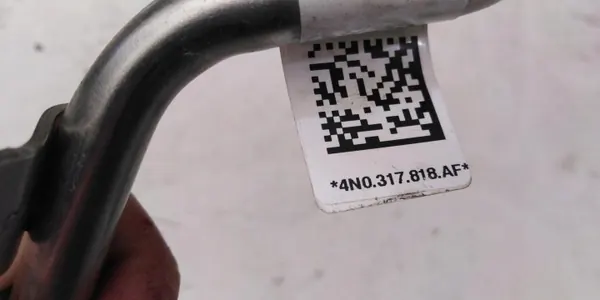 Audi RS6 C8 Oljerör OEM 4N0317818AF - Begagnad image 4