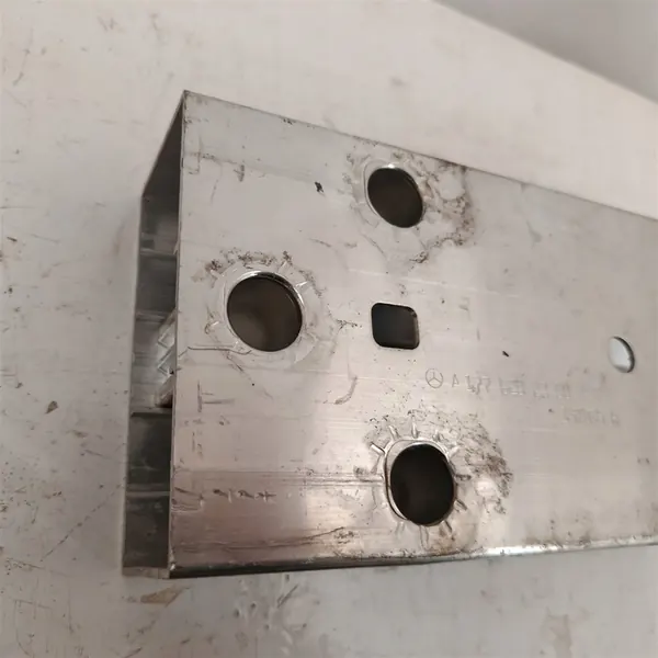 Suoja-alue Mercedes A 177 W177 A1776202300 image 2