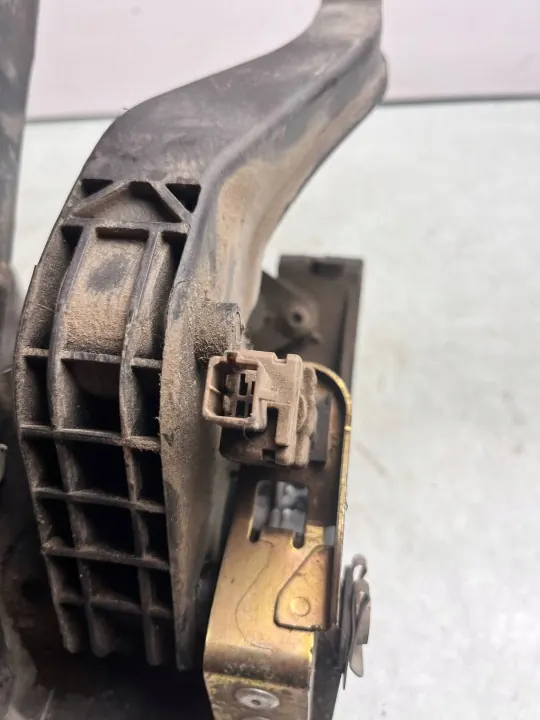 Jeu de pédales Fiat Ducato 2fl OEM 7747474 - Occasion image 4