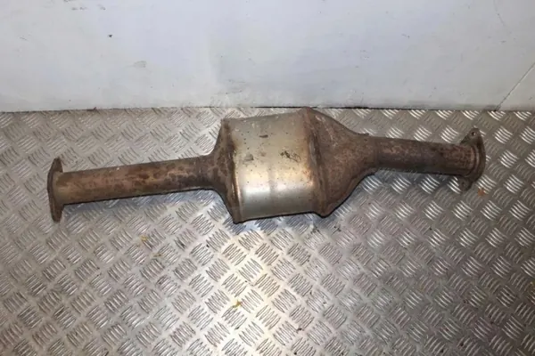 Catalizador OEM 82529444 para Ford 2.0L Diésel image 2