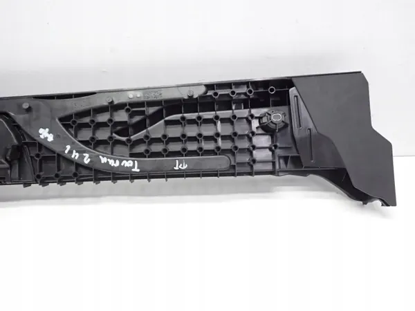 OEM 5TA864512C Höger Bagageutrymmessidopanel VW Touran image 6