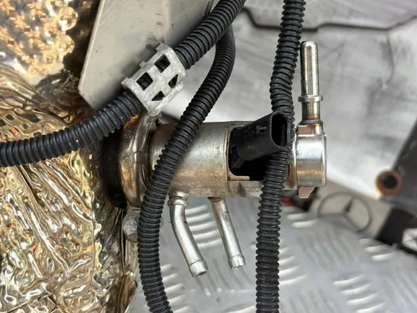 MERCEDES E-CLASS W213 CATALYTIC CONVERTER 2.0 CDI A6541400013 image 4