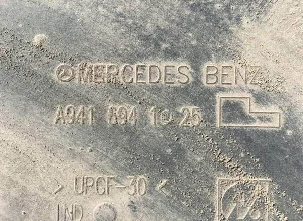 Piezas de cabina Mercedes-Benz OEM A9416941025 image 6