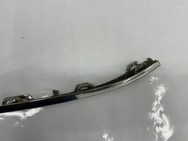 OEM 3G0853254 Moldura Parachoques Delantera Derecha VW Passat B8 image 3