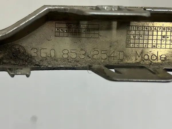 OEM 3G0853254 Moldura Parachoques Delantera Derecha VW Passat B8 image 9