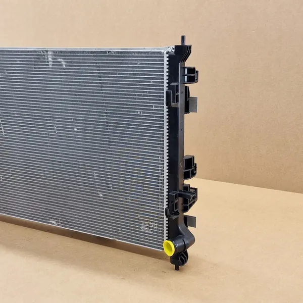 Radiador completo Renault Austral 1.2 E-TECH 200 Hybrid TCe 130 image 8