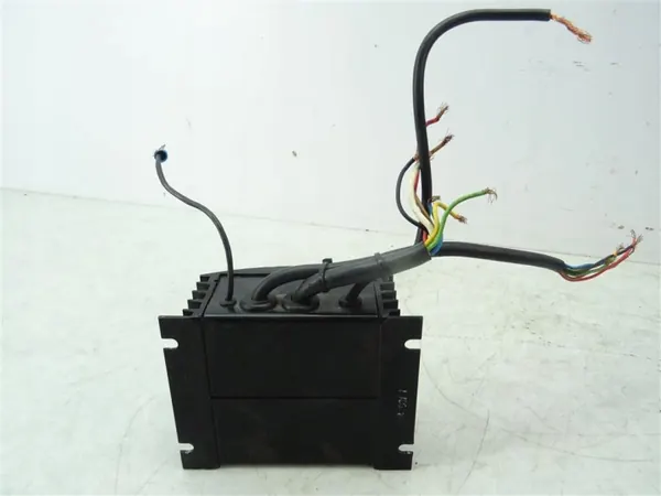 Convertidor de voltaje Iveco OEM 5DS008125 - Usado image 4