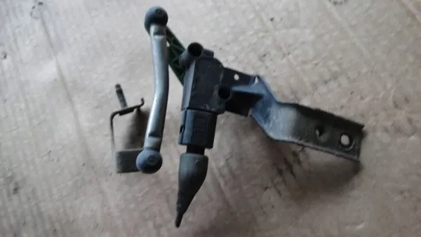 Strålkastarnivåsensor OEM 3Q0412522A Höger Fram image 3