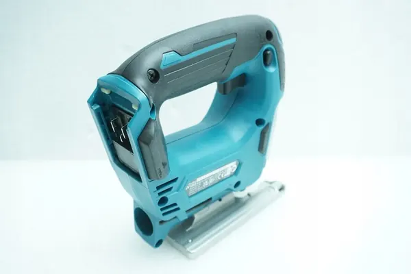 Makita 10,8V Li-Ion Pistosaha ilman akkua ja laturia image 3