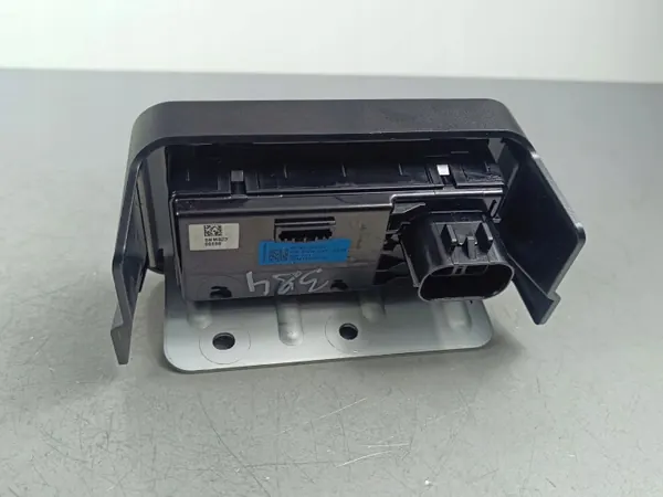 Tomada 12V Kia EV6 OEM 95190CVZD0 - Traseira image 4